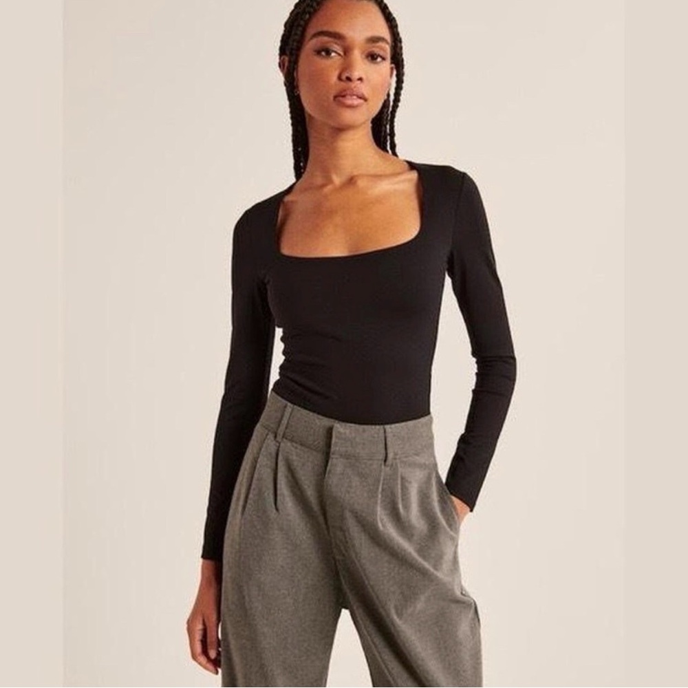 Abercrombie & Fitch Soft AF Squareneck Bodysuit